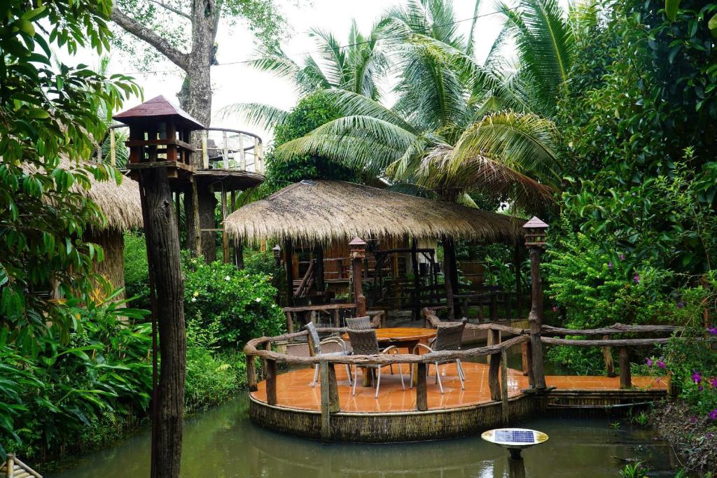 Deluxe Bungalow